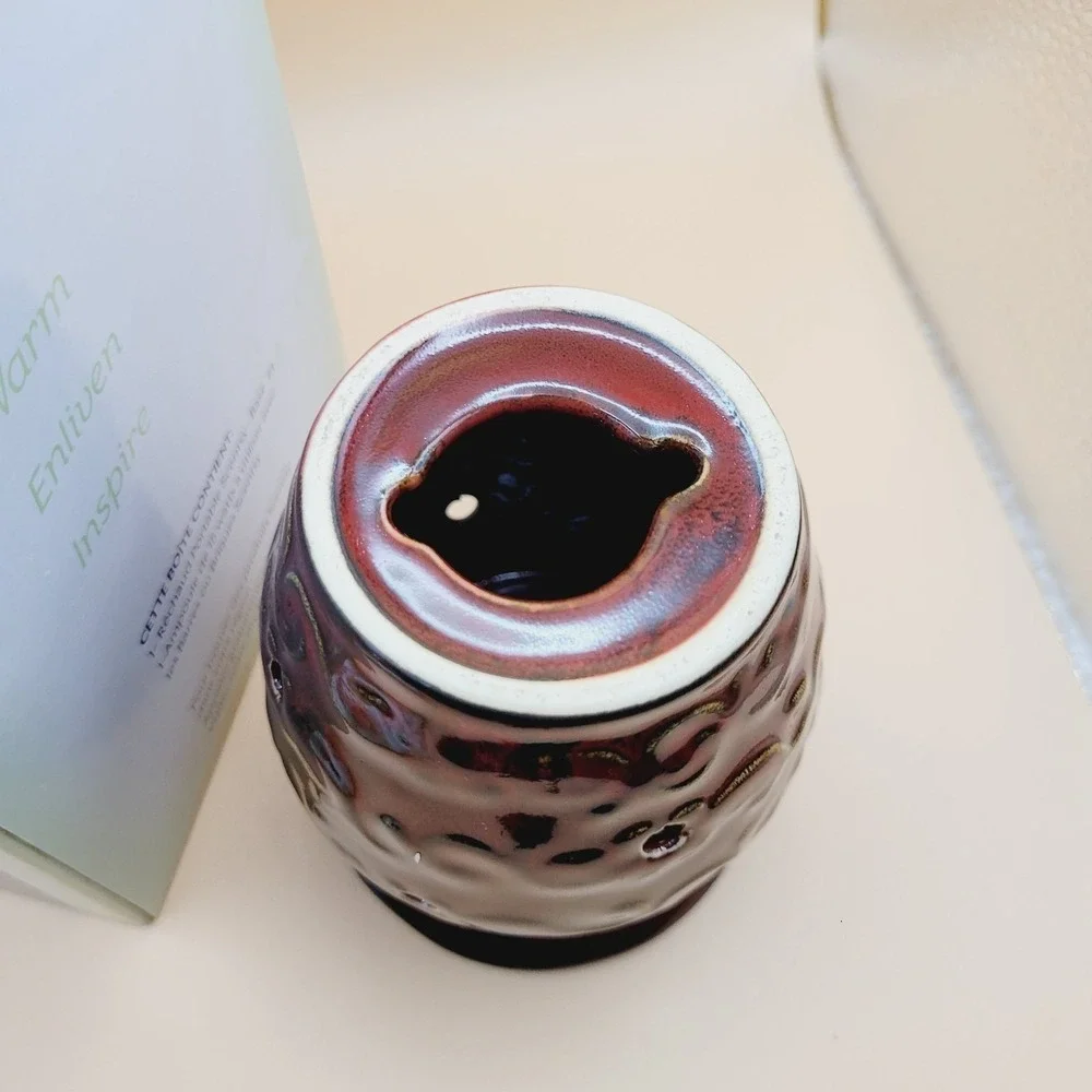Scentsy Roma Wall Plug-In Wax Warmer Bulb Included Red NEW Open Box‎